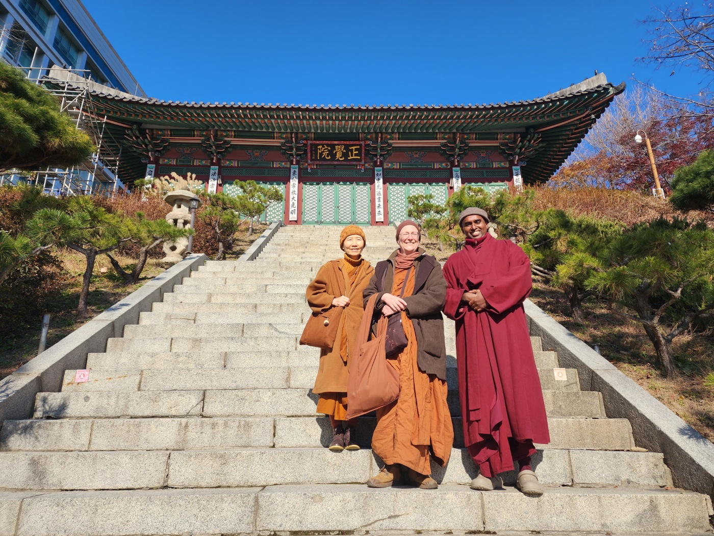 Ayya Sucitta, Ayya Niyyanika, and Bhante Dhammakitti